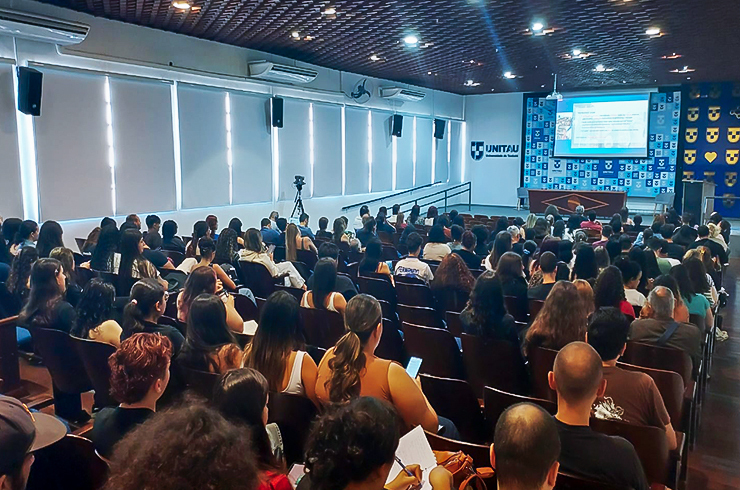 PIBID UNITAU promove palestra sobre construção do currículo escolar